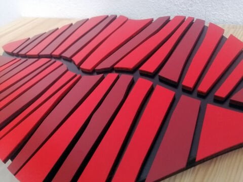 Carmen – Kırmızı Dudak Temalı MDF Ahşap Katmanlı Duvar Tablosu | El Boyama & Lazer Kesim