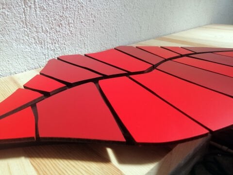 Amora – Dudak Temalı MDF Ahşap Katmanlı Duvar Tablosu | El Boyama & Lazer Kesim