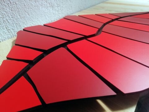 Amora – Dudak Temalı MDF Ahşap Katmanlı Duvar Tablosu | El Boyama & Lazer Kesim