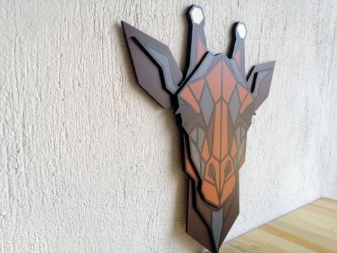 Savan – Geometrik Zürafa Figürlü MDF Ahşap Katmanlı Duvar Dekoru | El Boyama & Lazer Kesim