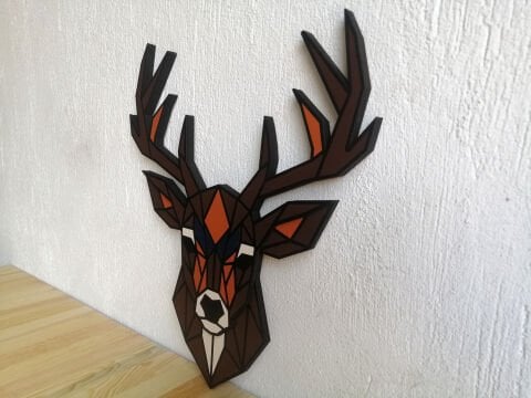 Moose – Geometrik Geyik Figürlü MDF Ahşap Katmanlı Duvar Dekoru | El Boyama & Lazer Kesim