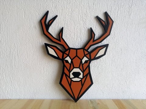 Orin – Geometrik Geyik Figürlü MDF Ahşap Katmanlı Duvar Dekoru | El Boyama & Lazer Kesim