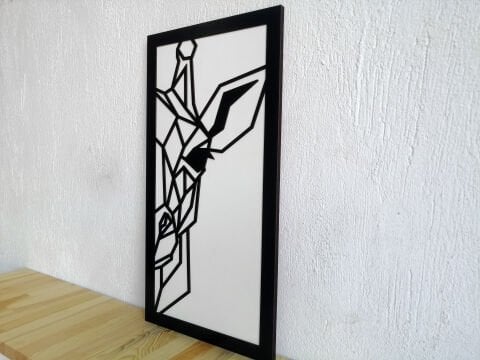 Aroha – Geometrik Zürafa Figürlü Siyah Beyaz MDF Ahşap Katmanlı Duvar Tablosu | Lazer Kesim