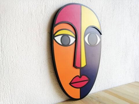 Lena –  Renkli Maske - MDF Ahşap Katmanlı Duvar Tablosu | El Boyama & Lazer Kesim