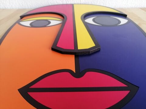 Lena –  Renkli Maske - MDF Ahşap Katmanlı Duvar Tablosu | El Boyama & Lazer Kesim