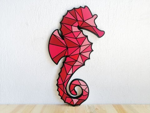 Corallus – Geometrik Deniz Atı MDF Ahşap Katmanlı Duvar Tablosu | El Boyama & Lazer Kesim