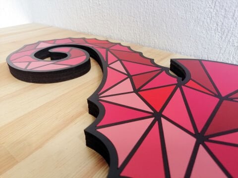 Corallus – Geometrik Deniz Atı MDF Ahşap Katmanlı Duvar Tablosu | El Boyama & Lazer Kesim